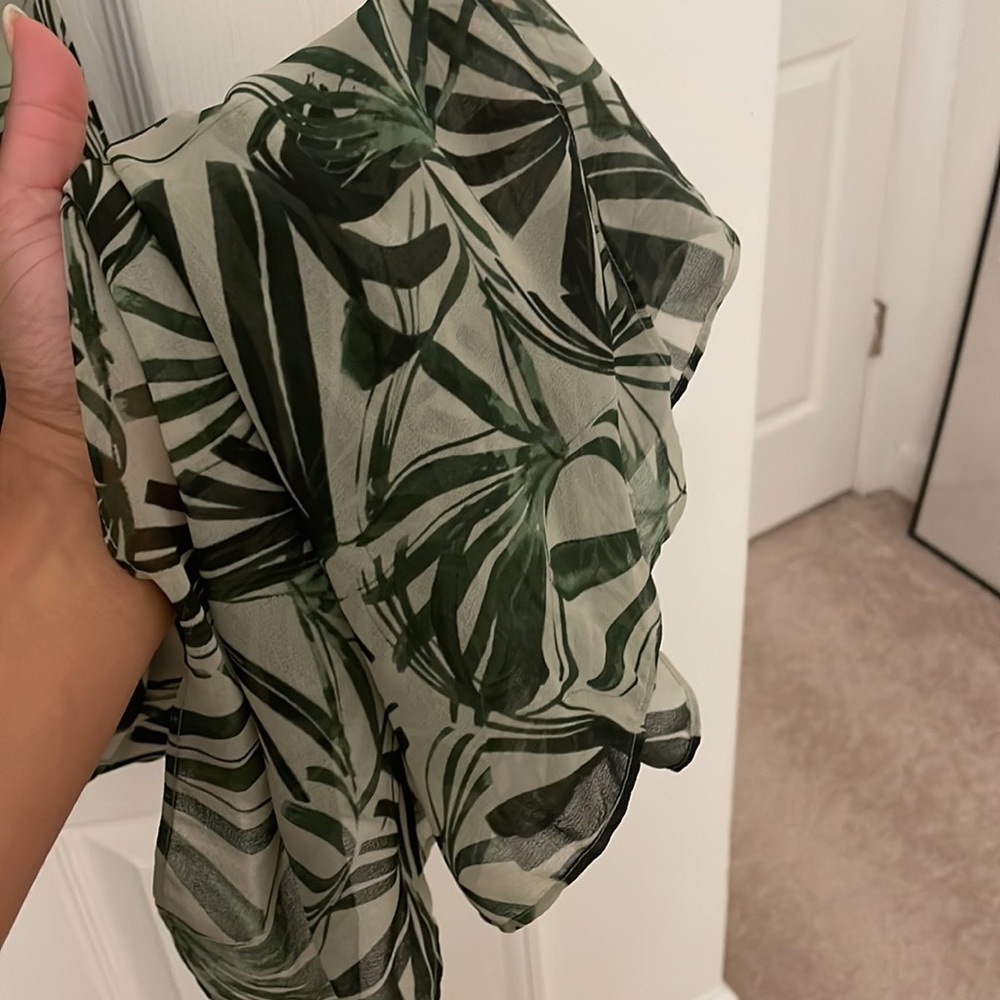 H By Halston Palm Print Flutter Sleeve Dress - image 7